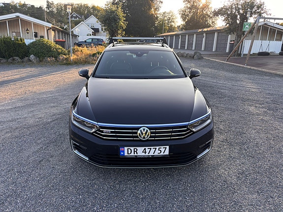 Volkswagen Passat 9 of 29