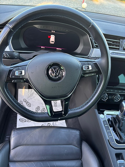 Volkswagen Passat 21 of 29