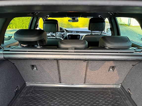 Volkswagen Passat 13 of 29