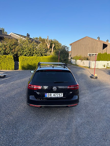 Volkswagen Passat 4 of 29
