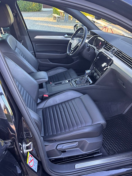 Volkswagen Passat 16 of 29