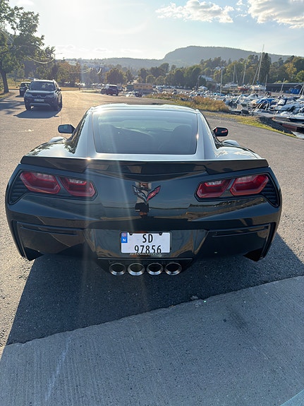 Chevrolet Corvette 9 of 30