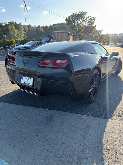 Chevrolet Corvette 11 of 30