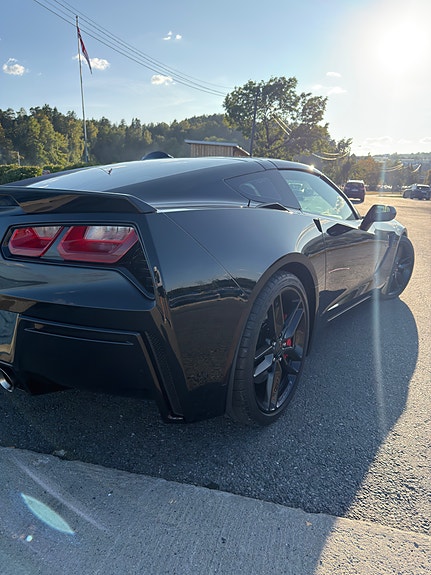 Chevrolet Corvette 13 of 30