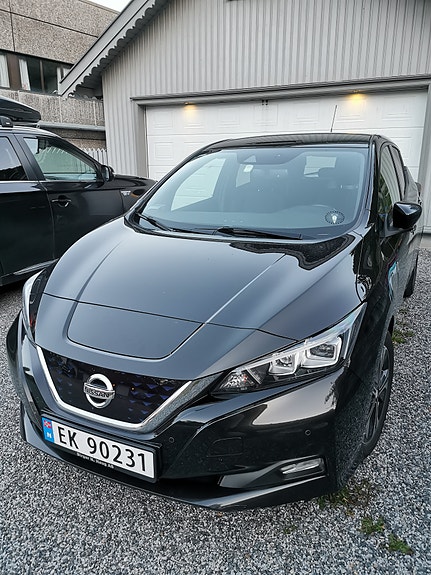 Nissan Leaf 3 of 6