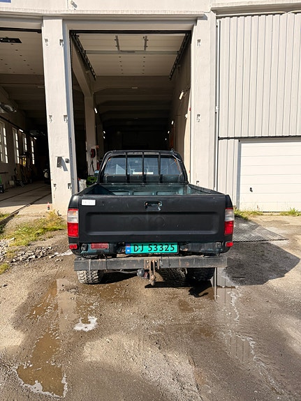 Toyota HiLux 4 of 14