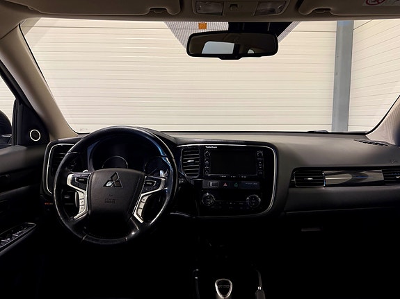 Mitsubishi Outlander 18 of 30