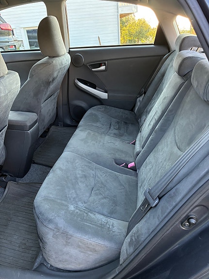 Toyota Prius 4 of 10