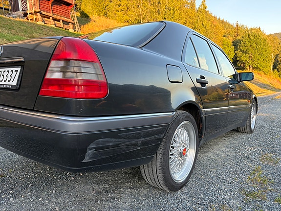 Mercedes-Benz C180 21 of 30
