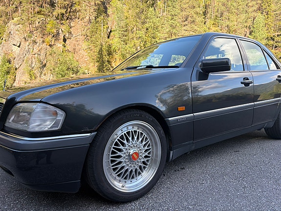 Mercedes-Benz C180 5 of 30