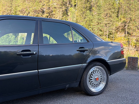 Mercedes-Benz C180 6 of 30