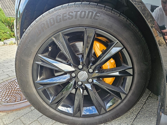 Audi e-tron 28 of 30
