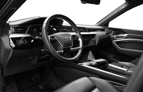 Audi e-tron 10 of 30
