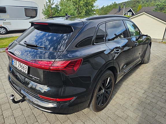 Audi e-tron 5 of 30