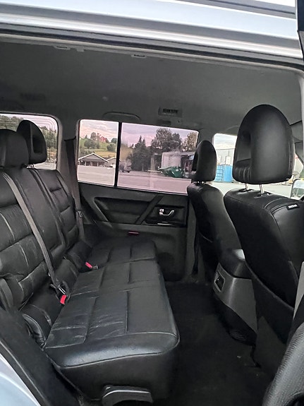 Mitsubishi Pajero 3 of 22