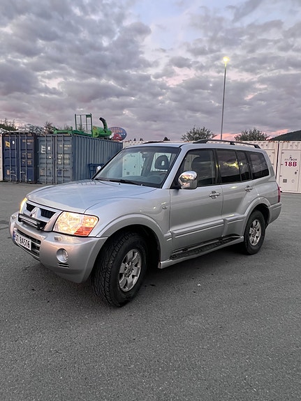 Mitsubishi Pajero 11 of 22