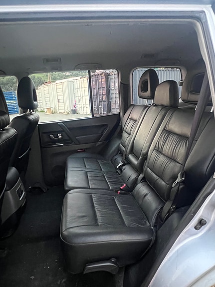 Mitsubishi Pajero 8 of 22