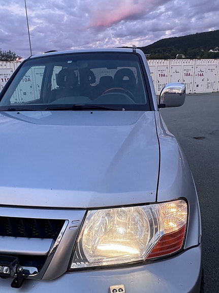 Mitsubishi Pajero 12 of 22