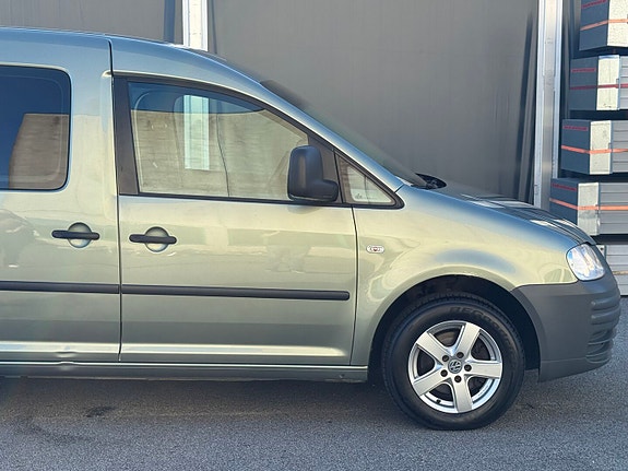 Volkswagen Caddy Maxi 13 of 28