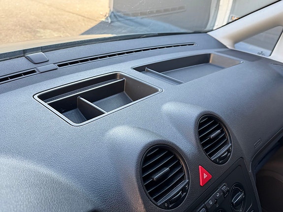 Volkswagen Caddy Maxi 24 of 28