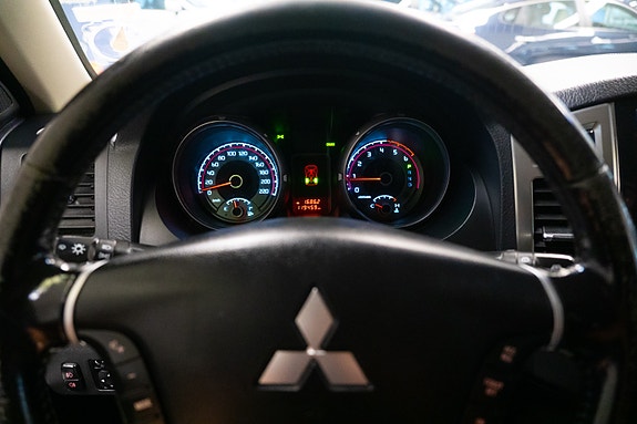 Mitsubishi Pajero 29 of 30