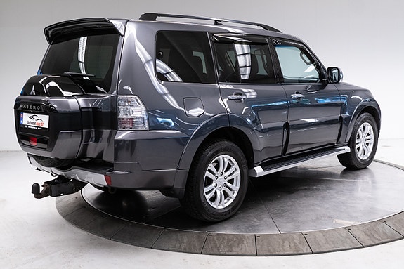 Mitsubishi Pajero 13 of 30