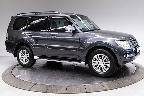 Mitsubishi Pajero 6 of 30