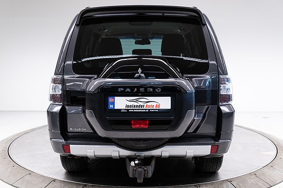 Mitsubishi Pajero 4 of 30