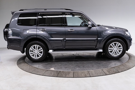 Mitsubishi Pajero 5 of 30