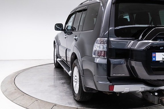 Mitsubishi Pajero 9 of 30