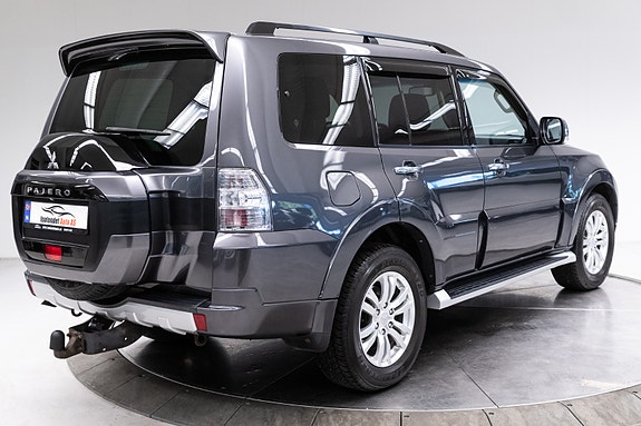 Mitsubishi Pajero 12 of 30