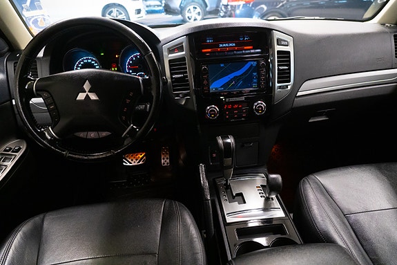 Mitsubishi Pajero 27 of 30