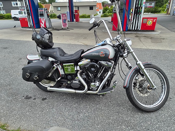 Harley-Davidson FXDWG Dyna Wide Glide 2 of 5