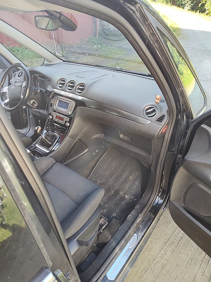 Ford Galaxy 7 of 11