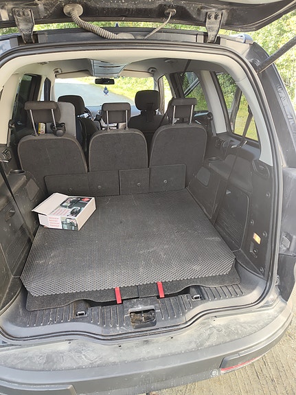 Ford Galaxy 9 of 11