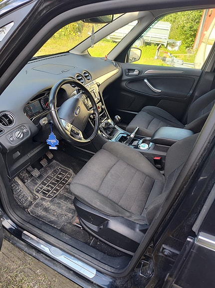 Ford Galaxy 6 of 11