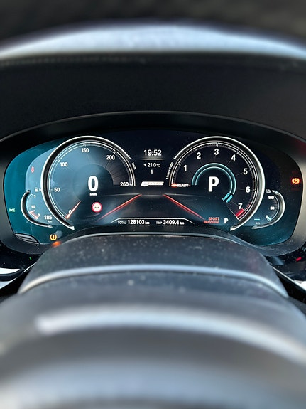 BMW 530e 12 of 27