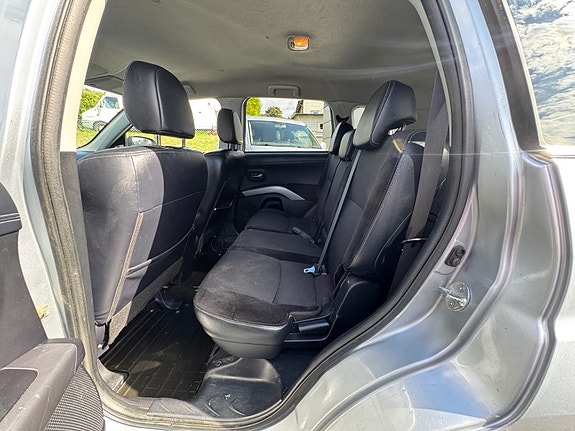 Mitsubishi Outlander 16 of 25