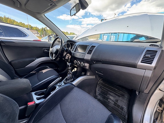 Mitsubishi Outlander 23 of 25