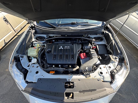 Mitsubishi Outlander 25 of 25