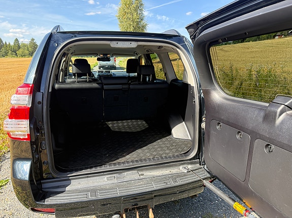 Toyota Land Cruiser 11 of 21
