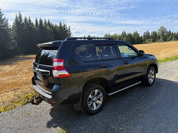 Toyota Land Cruiser 5 of 21