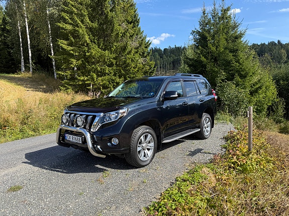 Toyota Land Cruiser 2 of 21