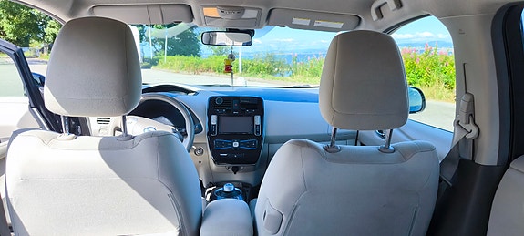 Nissan Leaf 2 of 25