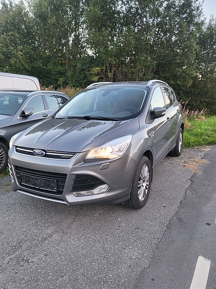 Ford Kuga 2 of 5
