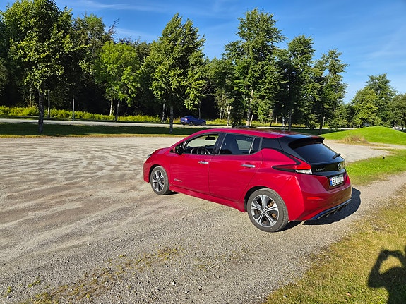 Nissan Leaf 3 of 11