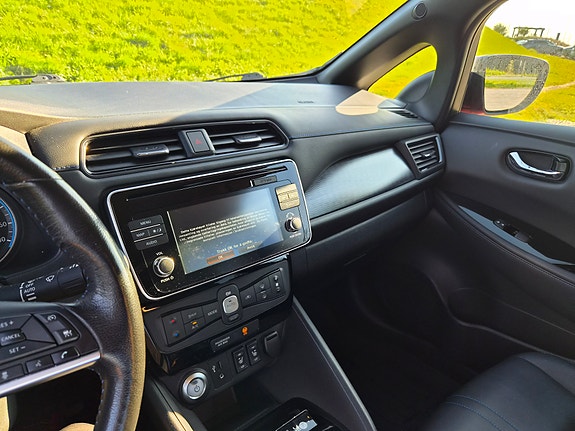 Nissan Leaf 9 of 11