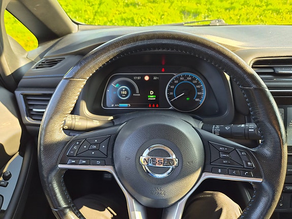 Nissan Leaf 8 of 11