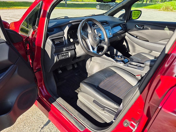 Nissan Leaf 5 of 11