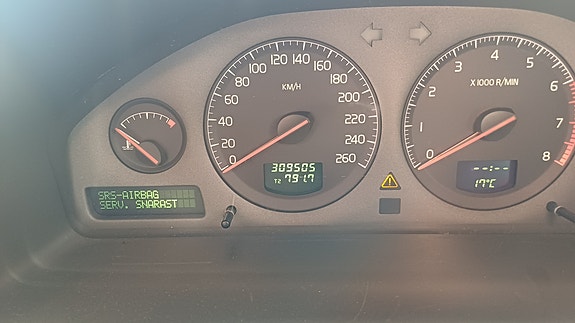 Volvo XC70 12 of 20